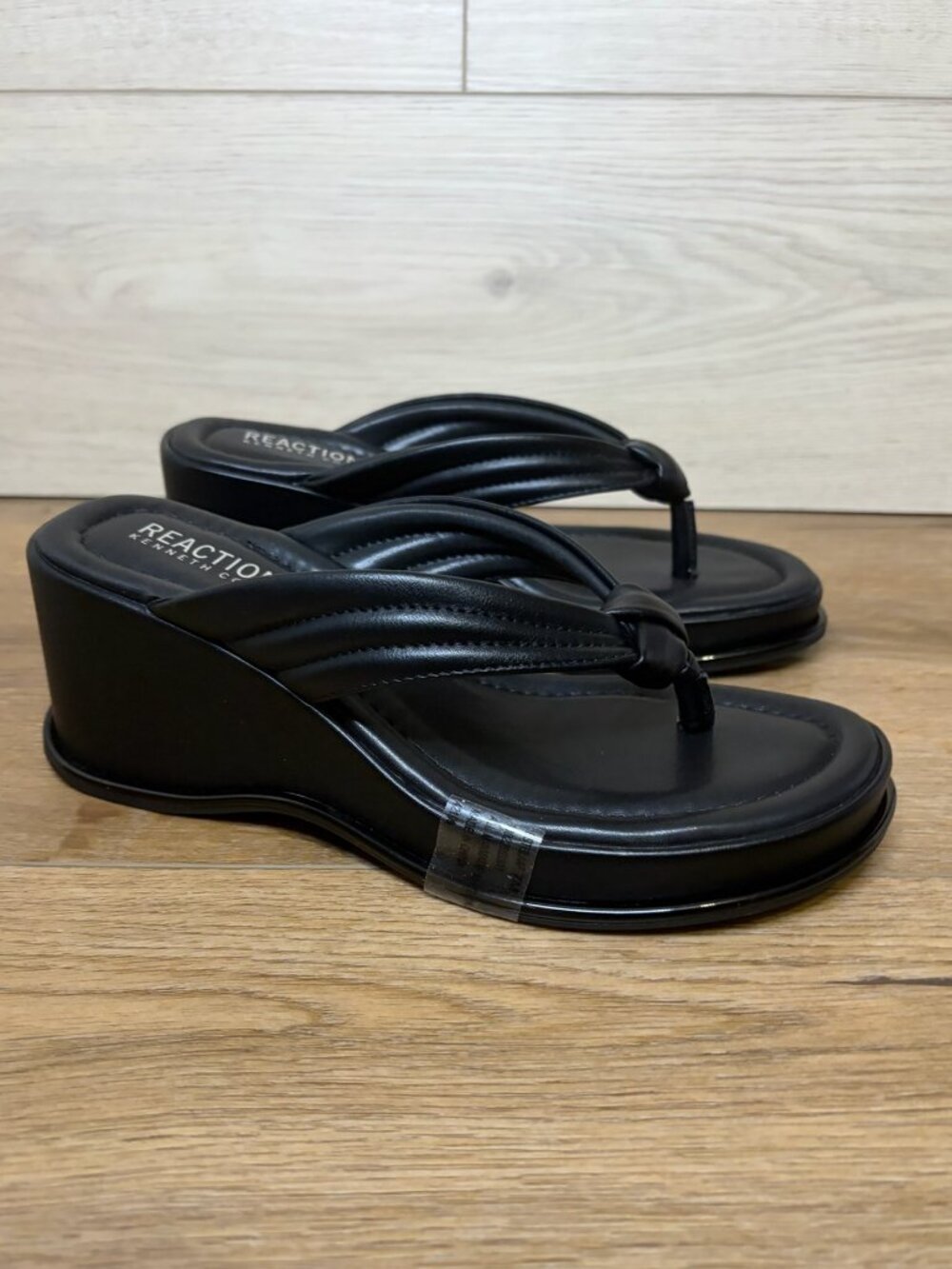 Reaction Kenneth Cole Rixton Wedge Thong Sandals Black Size 6